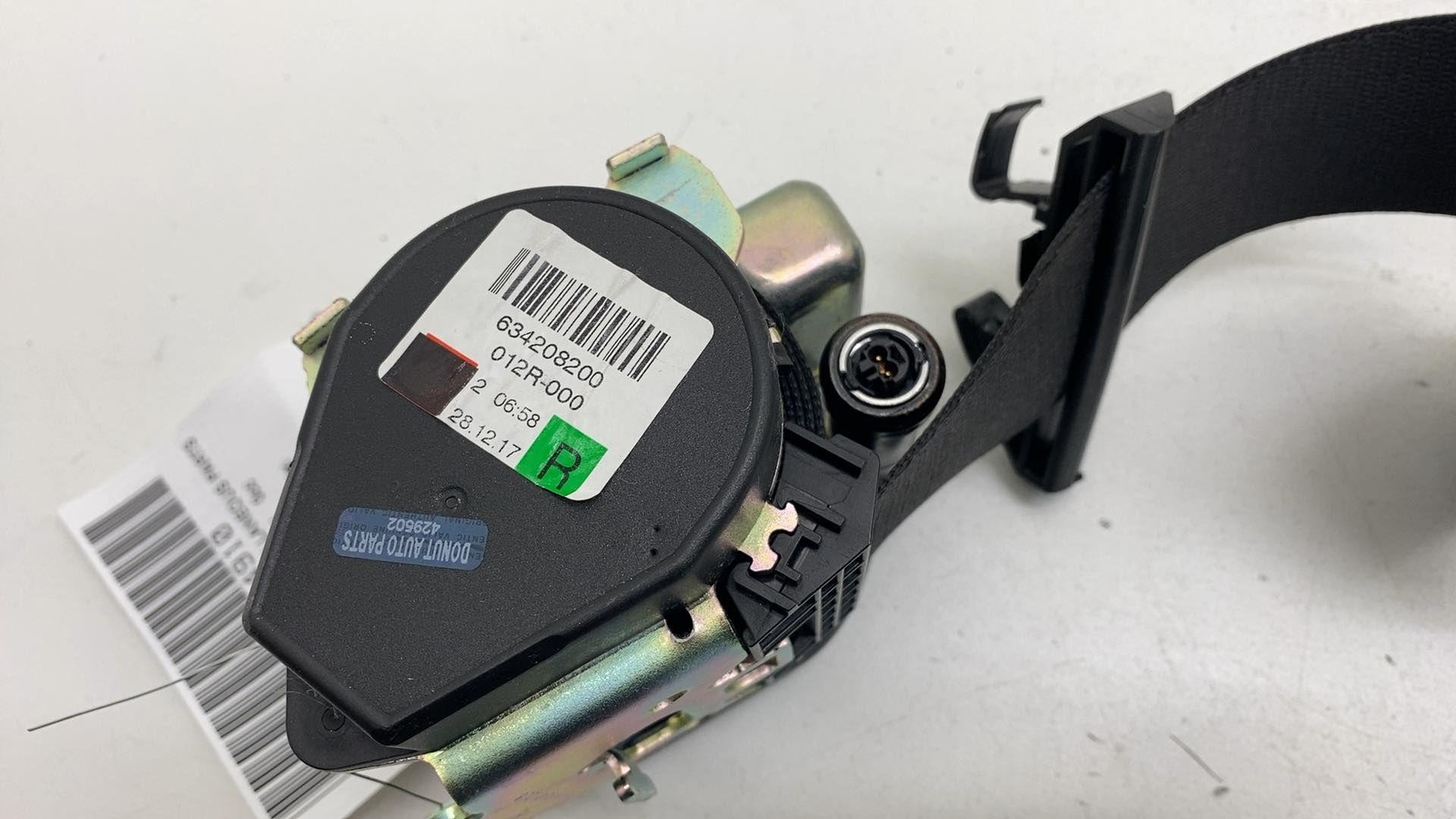 ⭕17-20 Maserati Levante Front Passenger Side Seat Belt Retractor Right 634208200