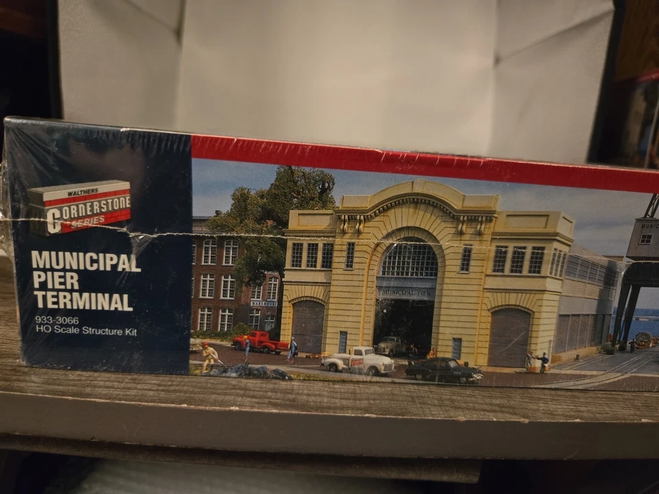 Walthers Cornerstone Series HO Scale Municipal Pier Terminal 933-3066 New - Image 2 of 2