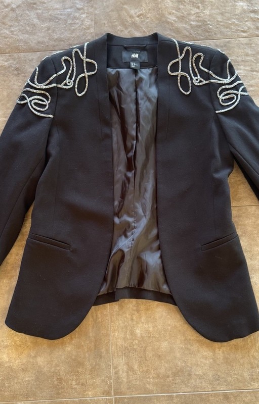 H&M Women’s Black Open Front Beaded Shoulder Lined Mid-Length Blazer 6