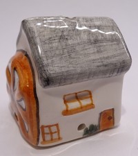 Babbacombe BLP Pottery ENGLAND * English Cottage * Pie Bird Vent/Funnel