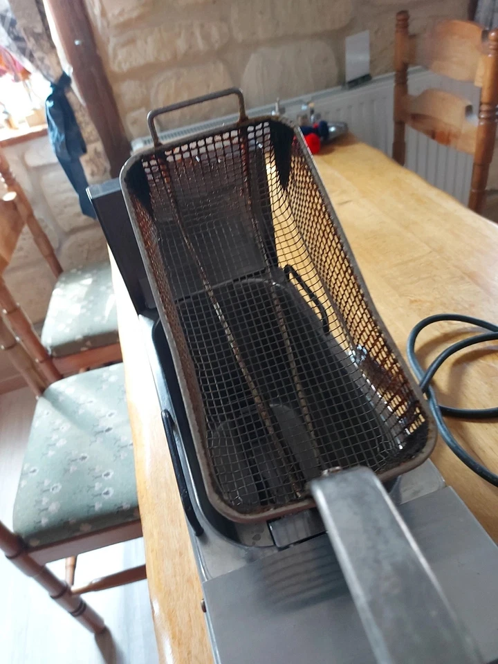 Edelstahl Fritteuse Kaltzone mit Deckel 4L - Bild 3 von 4