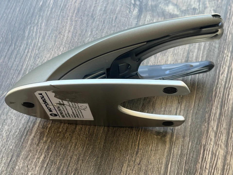 正品摩托罗拉 i833 Pininfarina 支架 NTN5767A 适用于法拉利,玛莎拉蒂 Mobile — 第 3/4 张图片