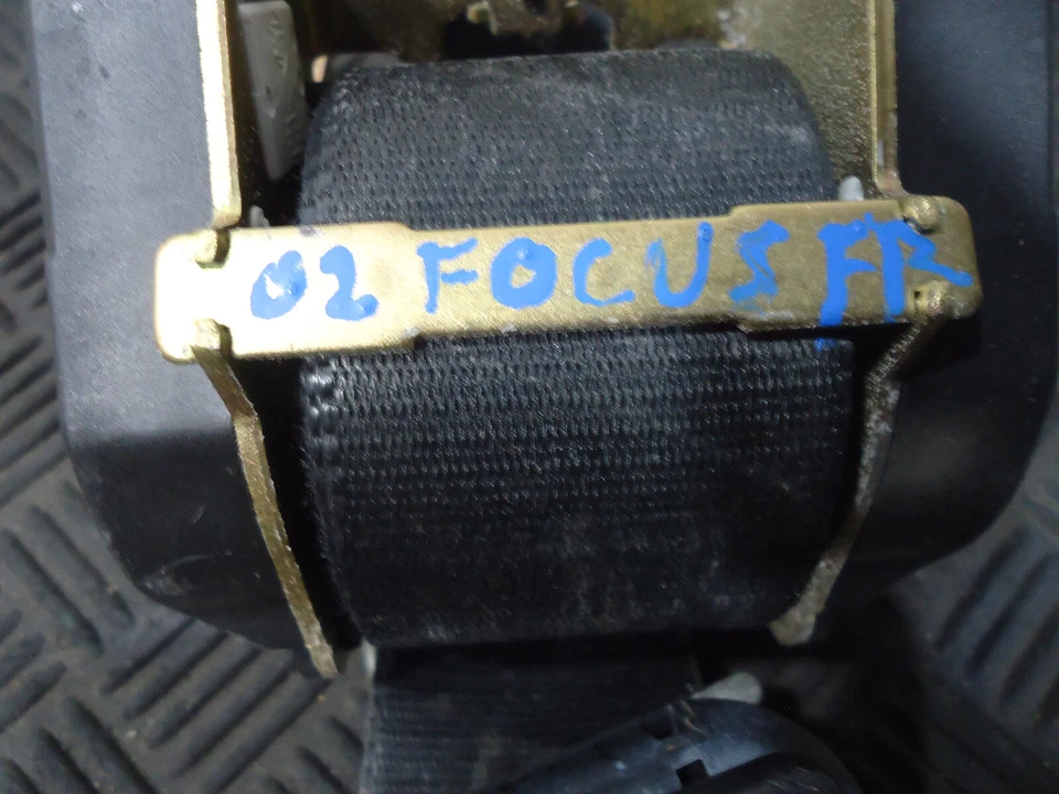 2002 FORD FOCUS SE SEDAN FRONT RIGHT PASSENGER SIDE SEAT BELT Foto 2 de 4