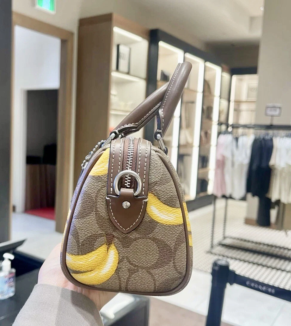 Tracolla Coach Mini Rowan nuova con etichette firmata con stampa a banana CR246