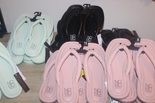 NWT No Boundaries Women's Puffy Thong Flip Flop Sandals Memory Foam