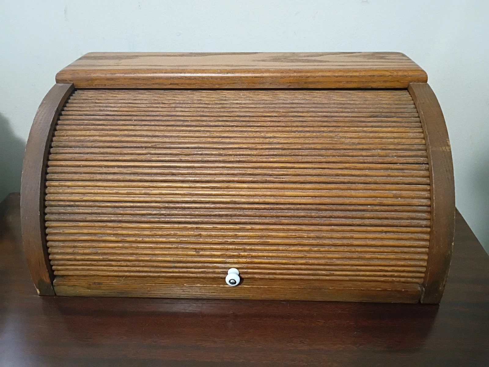 Vintage wooden bread box roll top , Mid Century Solid Oak
Opens in a new window or tab