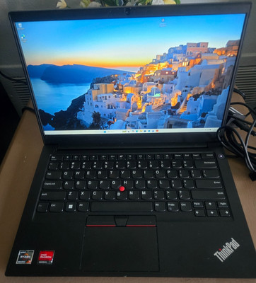 HP Pavilion  15.6'' Ryzen 7 5700U, 16GB RAM, 512GB Nvm2****Mint