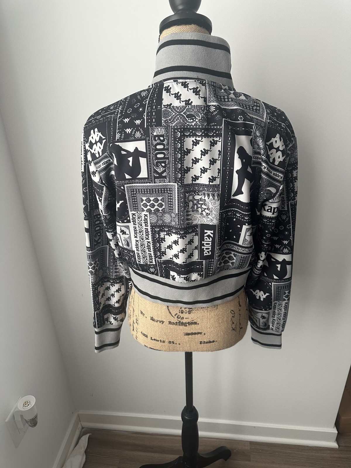 Kappa Authentic Full Zip Cropped Jacket Black Smo… - image 3