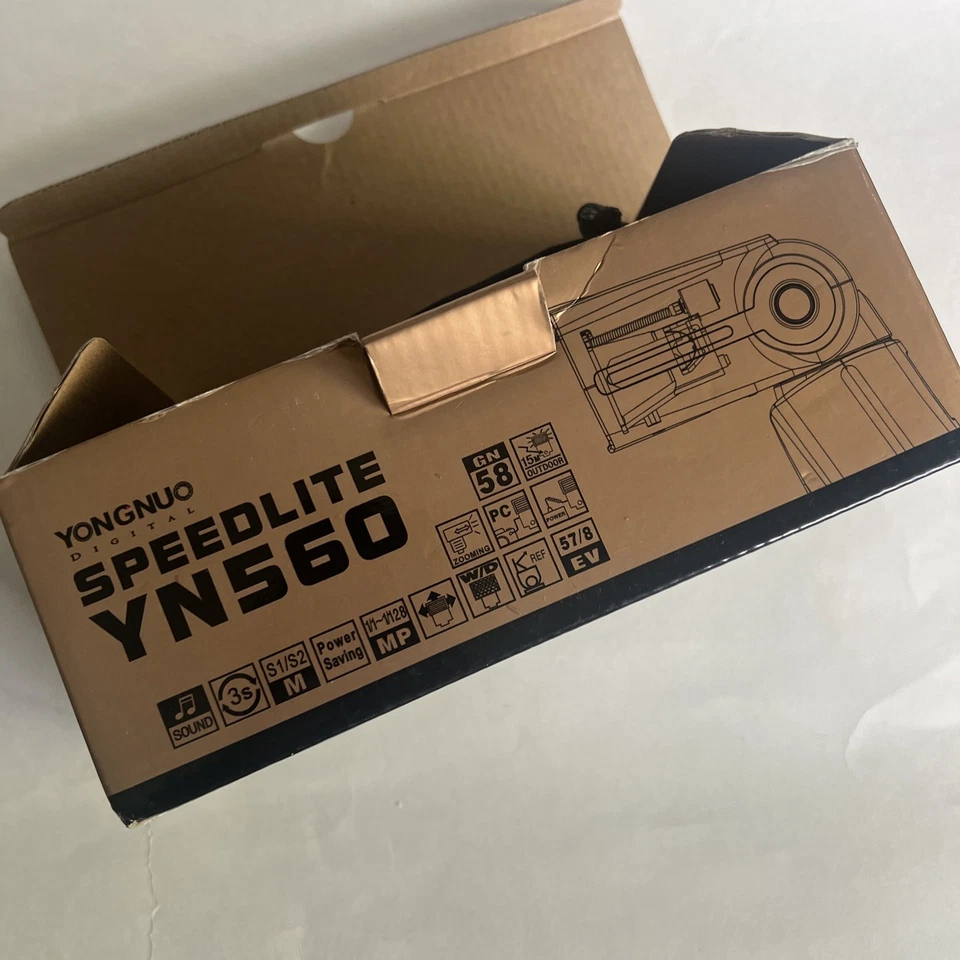 Speedlite Flash YN 560  - Image 3 of 4