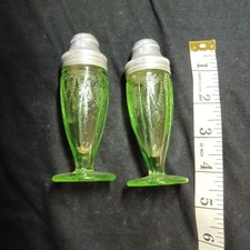 Vintage Anchor Hocking Uranium Glass Salt And Pepper Shakers In Cameo Design!