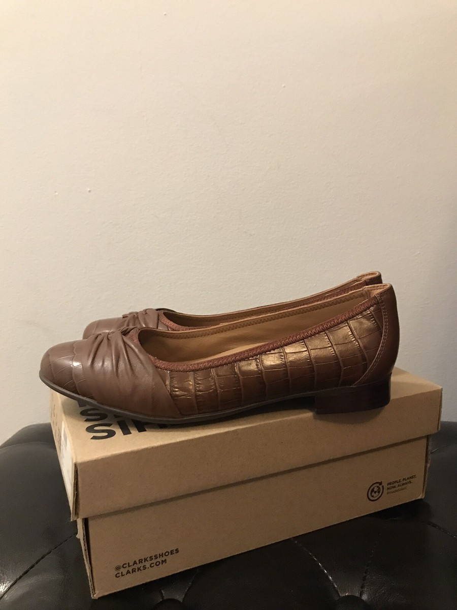 Clarks Size 9 Leather s-l400.jpg main image 2