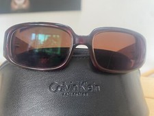 CALVIN KLEIN Etui na okulary przeciwsłoneczne Zeiss li-5,5 re -5,7 od. własne kieliszki