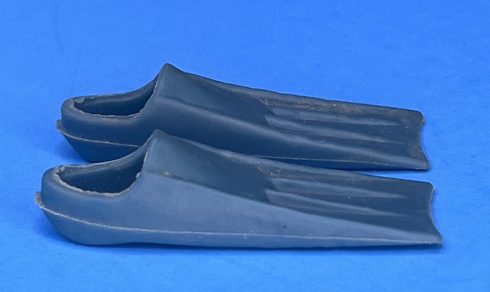 Vintage Barbie Doll Skipper Francie Scuba Diving Fins Shoes Blue Hong