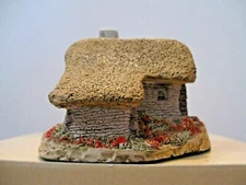 David Winter Cottages "Mooreland Cottage" In excellent condition.