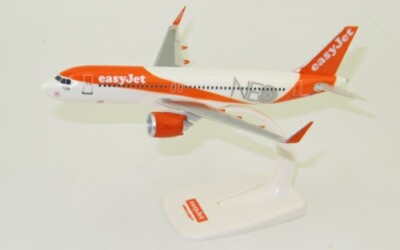PPC 1/200 EASYJET A320 NEO KUNSTSTOFF-DRUCKKNOPFMODELL