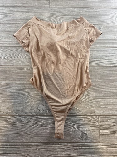 Lulus bodysuit - Beige Open tie-back Women's Medium Short Sleeve NWT