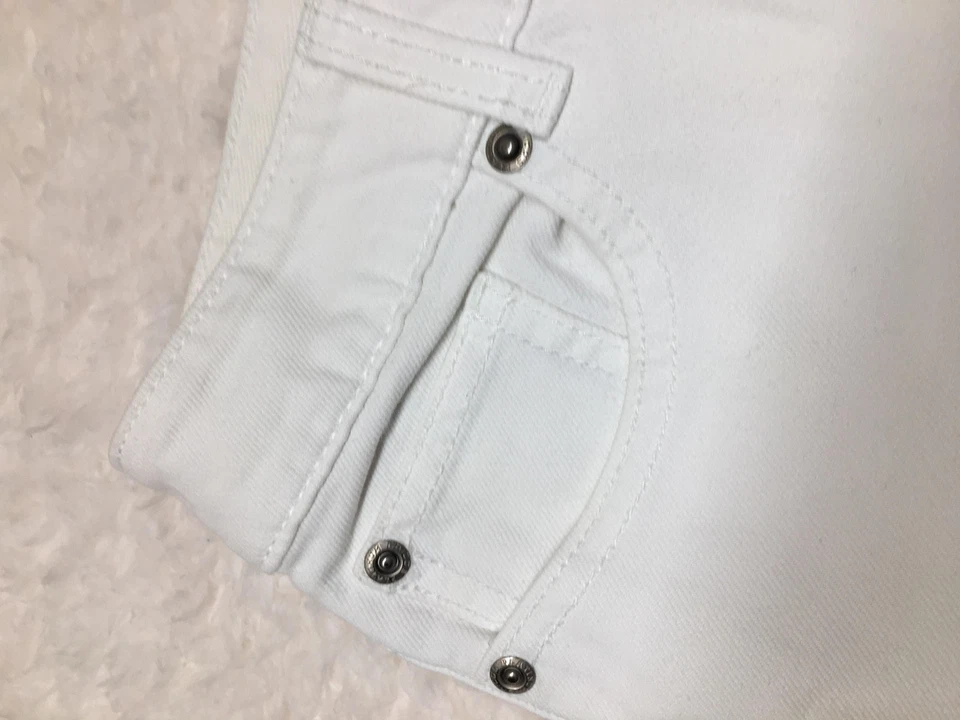 Pantalones de mezclilla Chicos Platinum para mujer talla 0 cortos blancos de pierna recta elásticos Foto 2 de 4
