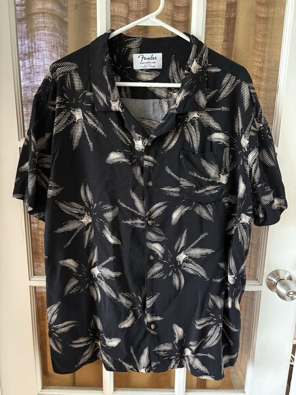 FENDER MEN'S BLACK 100% RAYON FLORAL S/S CASUAL SHIRT, SIZE XL