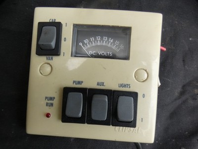 Wohnwagen Camper, Batterieanzeige und Pumpe und andere Schalter*