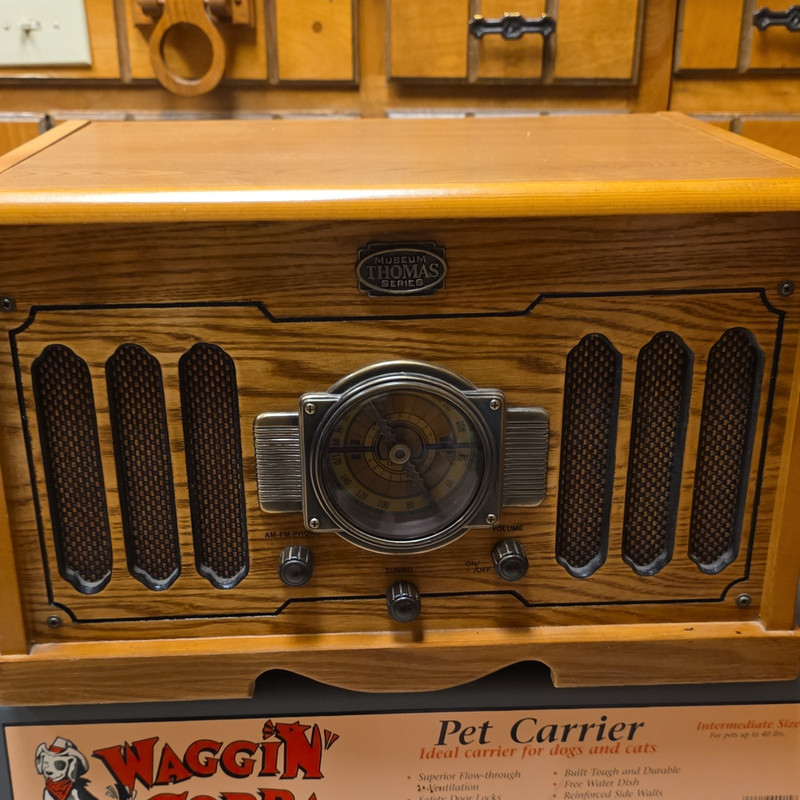 Thomas Museum Series Vintage Radio Record Player Turntable, MPN ET6792