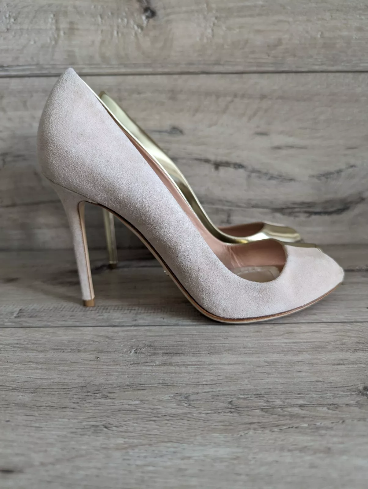 Escarpins à bout ouvert en daim beige et cuir doré Christian Dior