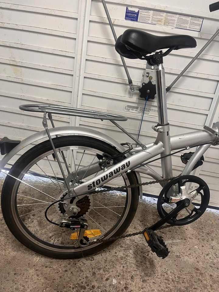 Stowaway Folding Bike 20in Silver with Rear Rack Mudguards Kickstand - Image 2 of 4