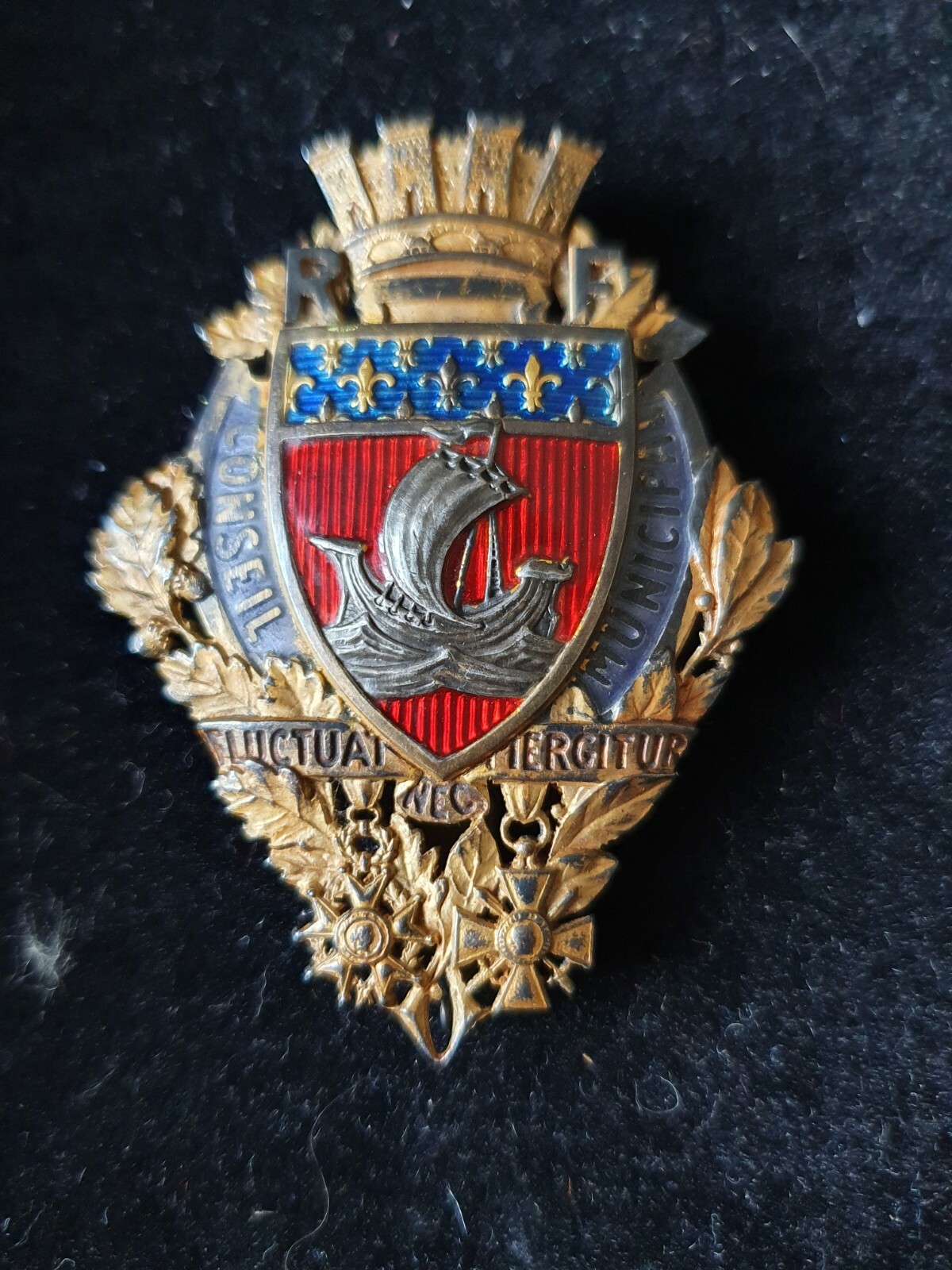 Insigne Paris conseil municipal modèle 1919 Paul Brandt avec son écrin