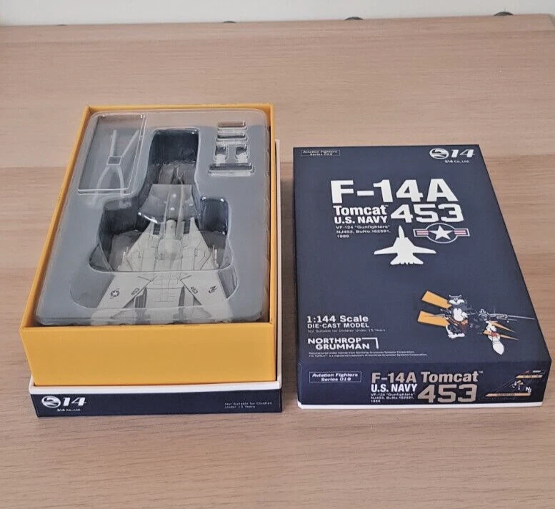 S14 Aviation Fighter Series 019 1:144 F-14A Tomcat US Navy VF-124 “Gunfighters” Foto 4 de 4
