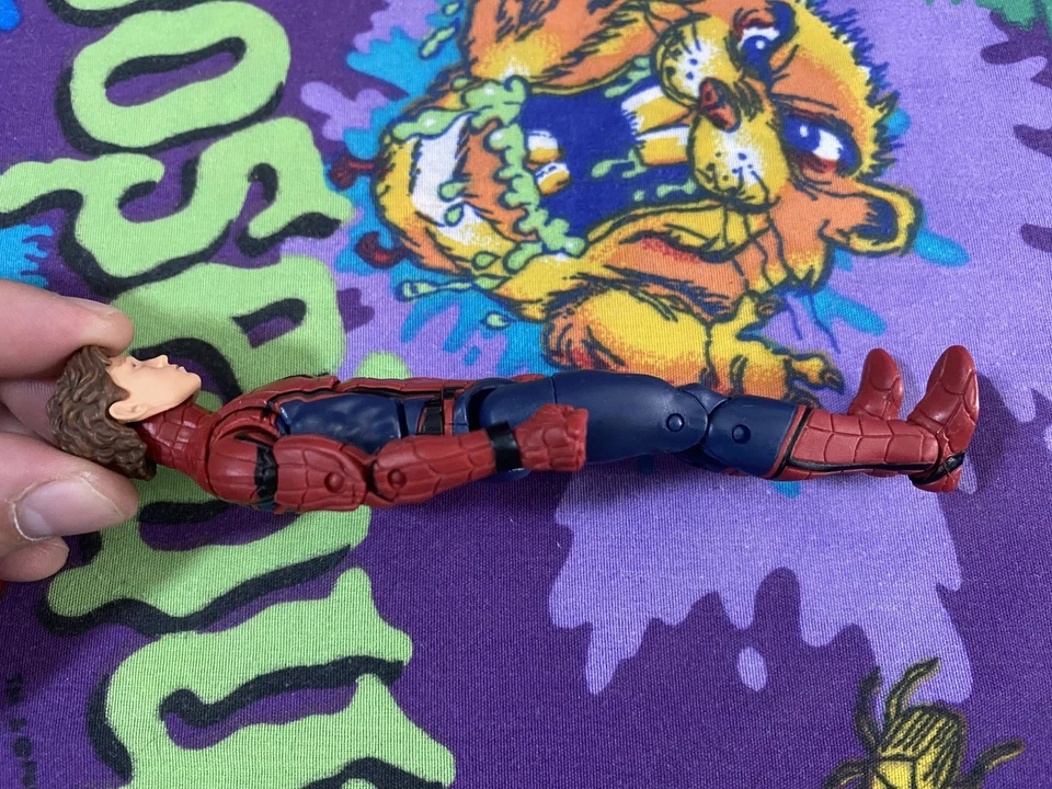 2023 Marvel Studios MCU Legends Civil War SPIDER-MAN 6" Scale Hasbro Figure - Image 3 of 4