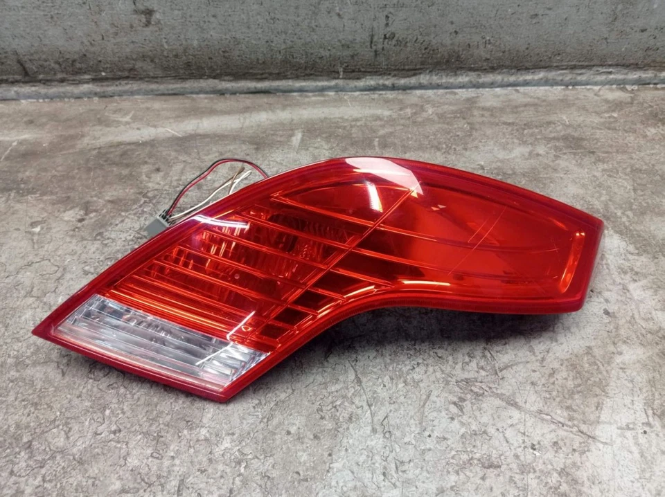 Faro Posteriore Interno Destro Per FORD FOCUS II CABRIOLET 1.6 6N41-13A602-A - Immagine 2 di 4