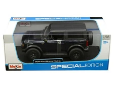 2021 Ford Bronco Wildtrak Dark Blue With Black Top 1:18 Maisto Metal Model SUV