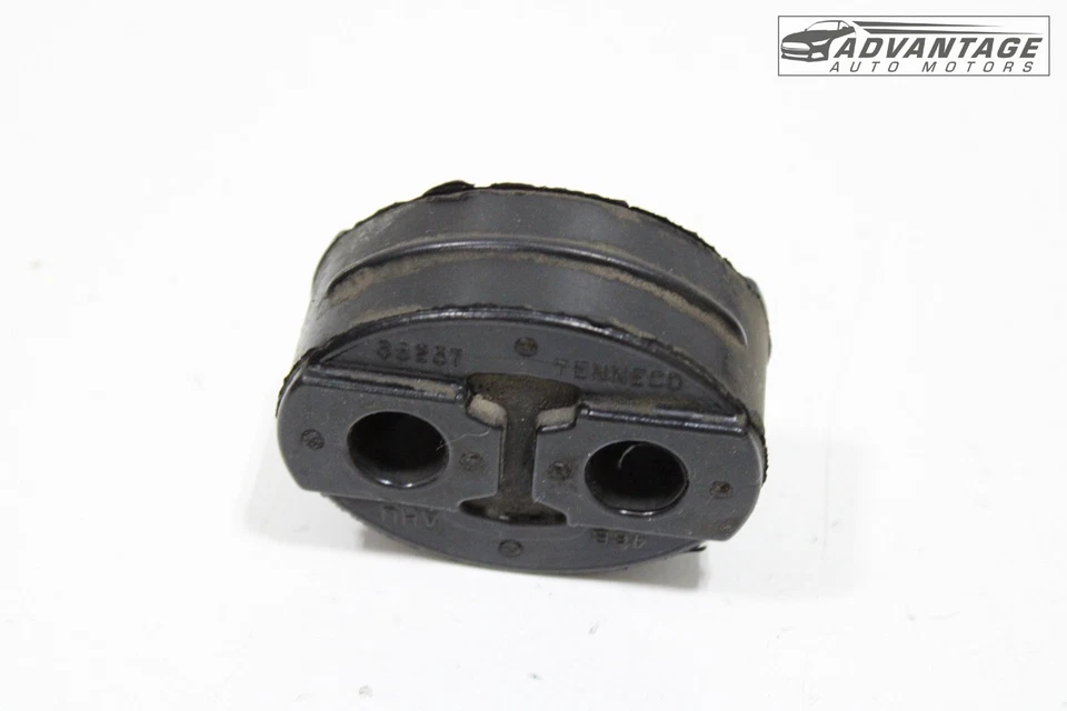 2004-2025 CHEVROLET MALIBU SILENCIADOR DE ESCAPE TRASEIRO ESQUERDO TUBO CABIDE ISOLADOR FABRICANTE DE EQUIPAMENTO ORIGINAL - Imagem 3 de 4