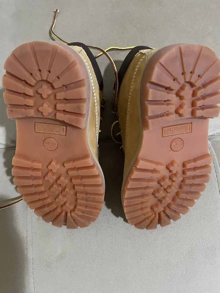 Niño pequeño Timberland Premium 6" talla 8 Foto 3 de 4