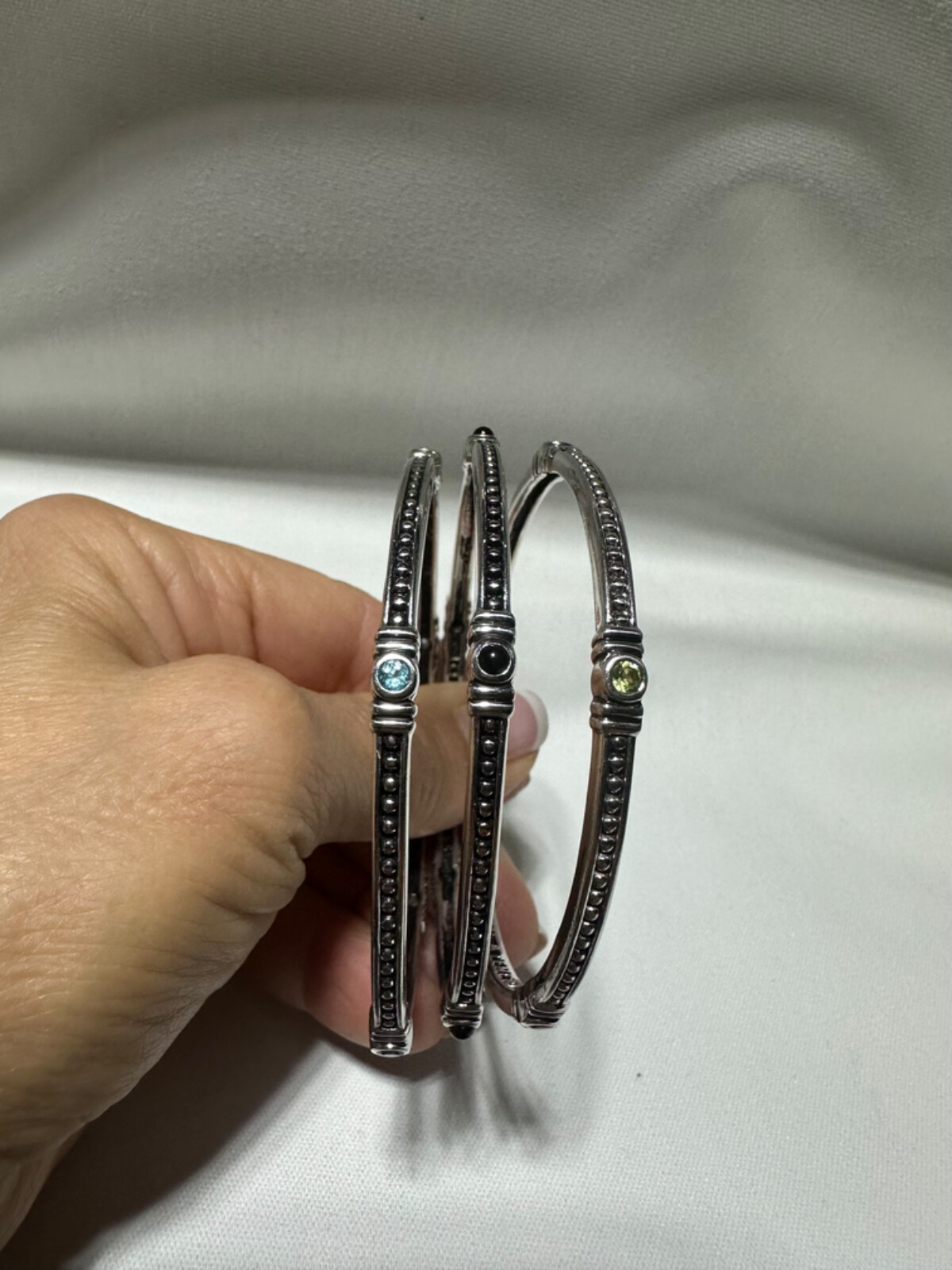 Bracelets John Atencio. 3 stackable multicolored … - image 4