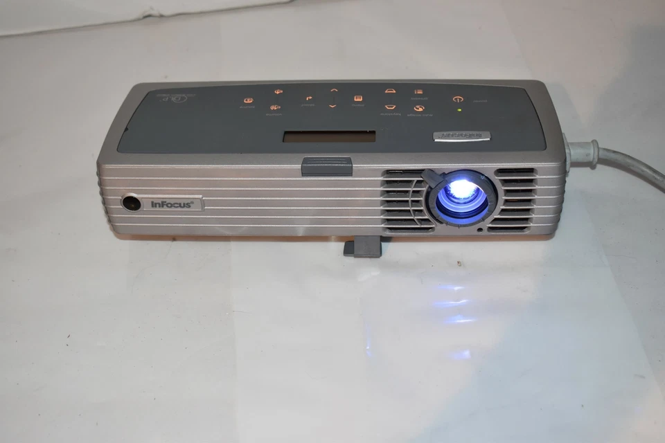 ^^ INFOCUS DLP LP120 PROJECTOR (BR121) - Image 3 of 3