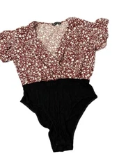 Shein Women’s Deep V floral Ruffled Short Sleeve bodysuit Small