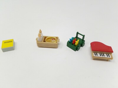 Vintage Epoch 1988 Sylvanian Families - Baby Spielset / Babypflege Ersatzteile & Buch