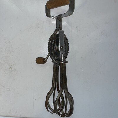 Vintage 1940's A&J High Speed Beater Eggbeater w Wood Knob and Handle (rust)