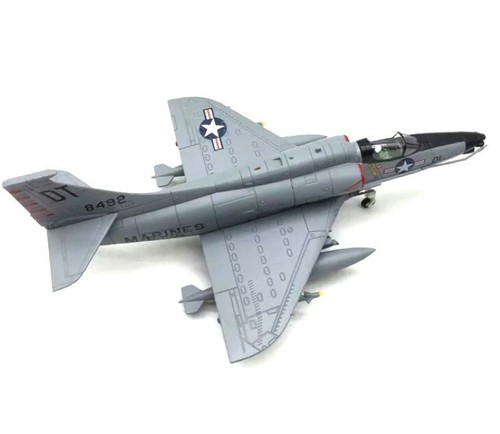 WLTK Douglas 1:72 Douglas A-4C Skyhawk USMC Marines VMA-242 BATS, Missile Crisis - Imagen 7 de 14