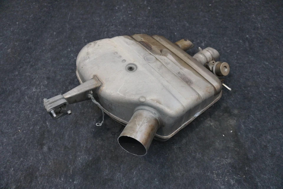 Оригинальная задняя труба глушителя заднего левого выхлопа 18307646979 BMW 760i 2010-14 - Изображение 4 из 4