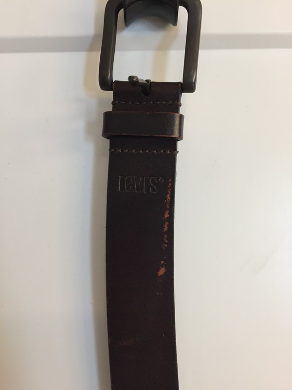 Levi's men's belt size 42 LEATHER dark brown