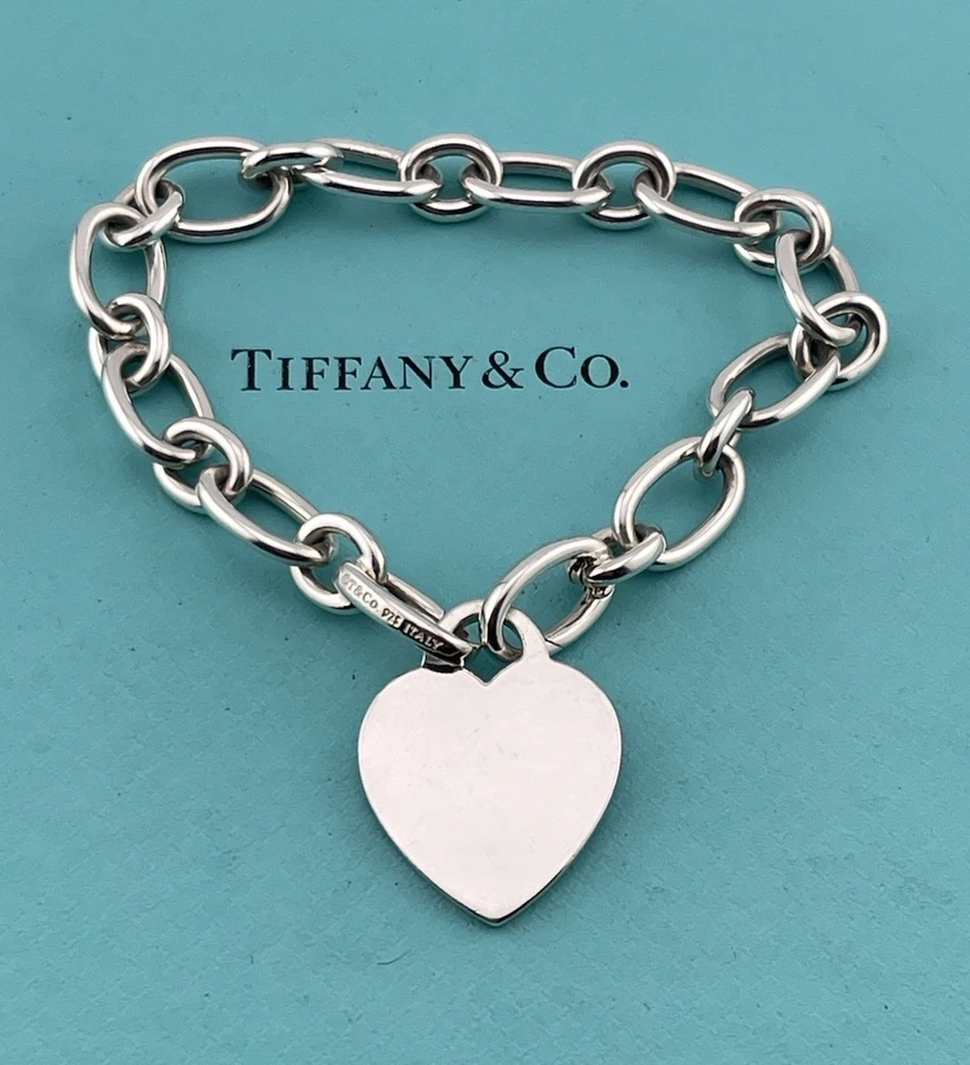 Tiffany & Co. Clasping links Heart Bracelet. Tiffany End Clasping Links Bracelet - Image 2 of 4