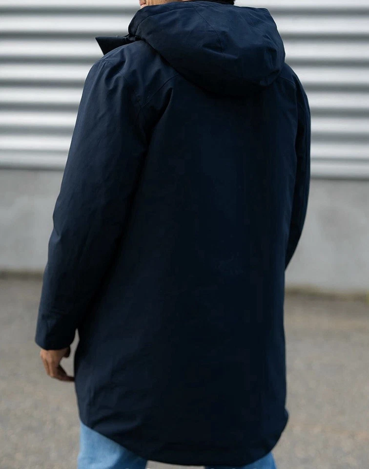 Parka mediana nueva con etiquetas Selected Homme Tech. Precio de venta sugerido por el fabricante 385 USD azul Foto 2 de 4