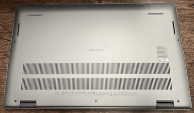 DELL P106F ノートパソコン DELL P106F Inspiron 15ノートパソコンユーザーガイド