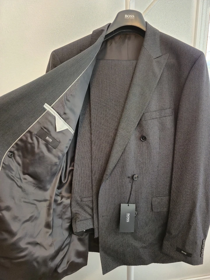 Nuevo con etiquetas Traje HUGO BOSS Diseñador Super 100 Para Hombre Doble Pecho LANA VIRGEN 44R Foto 2 de 4