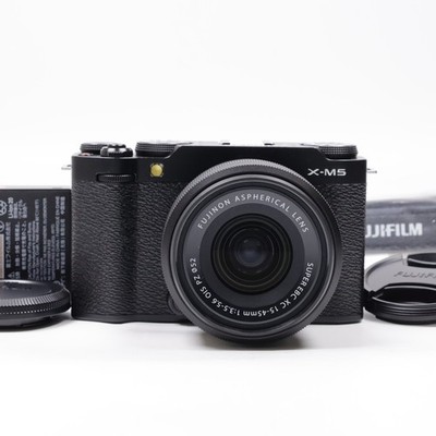 Fujifilm X-M5 Kamera schwarz mit XC 15-45mm (Auslösungen: 1917) [Near Mint]...