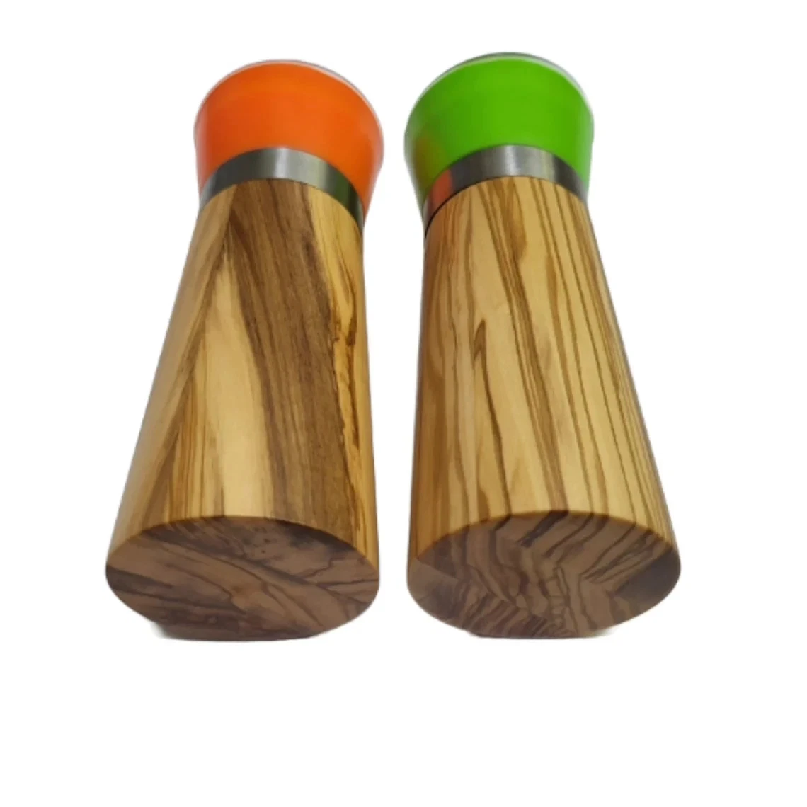 2 Medium Grinders for Salt and Pepper from Olive Wood with ceramic mechanism -
Opens in a new window