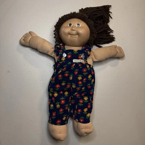 Vintage 1982 Cabbage Patch Kid Doll Coleco OAA Yarn Hair Brown Eyes