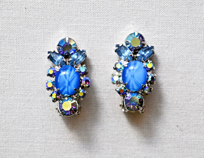 Vintage Blue Aurora Borealis Crystal Rhinestone Silver Tone Clip On Earrings