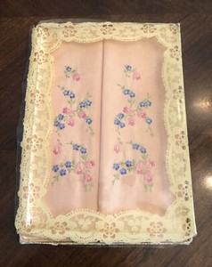 2 vintage Guest Towels Pink Embroidered Artmart Lacypak New in Package Floral